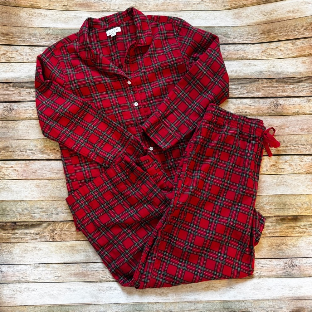 LAKE Women's Red Tartain Plaid Holiday Long Sleeve Pajamas Size Medium
